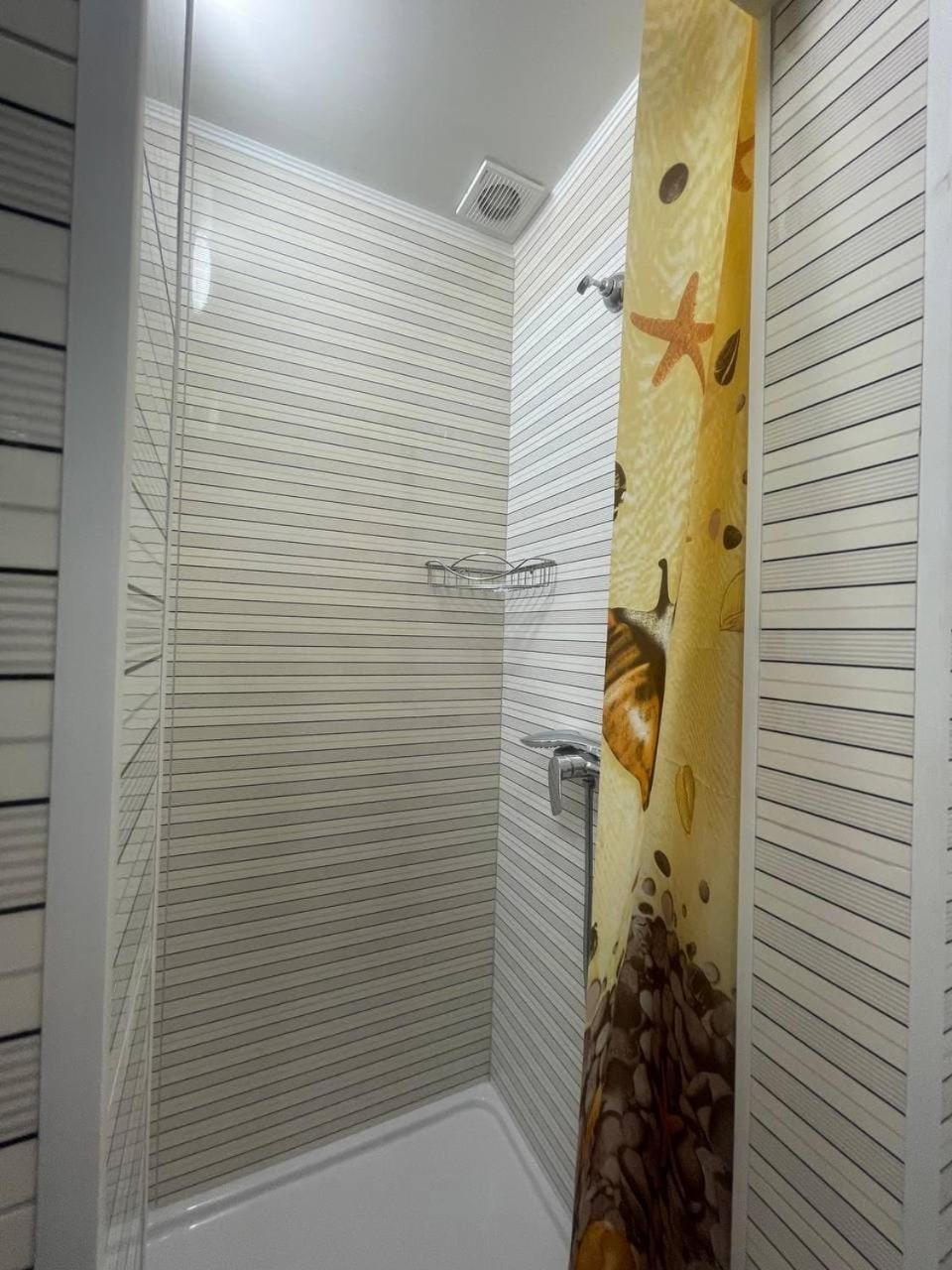 Uneed Rooms Sakvoiaj Kiev Exterior foto